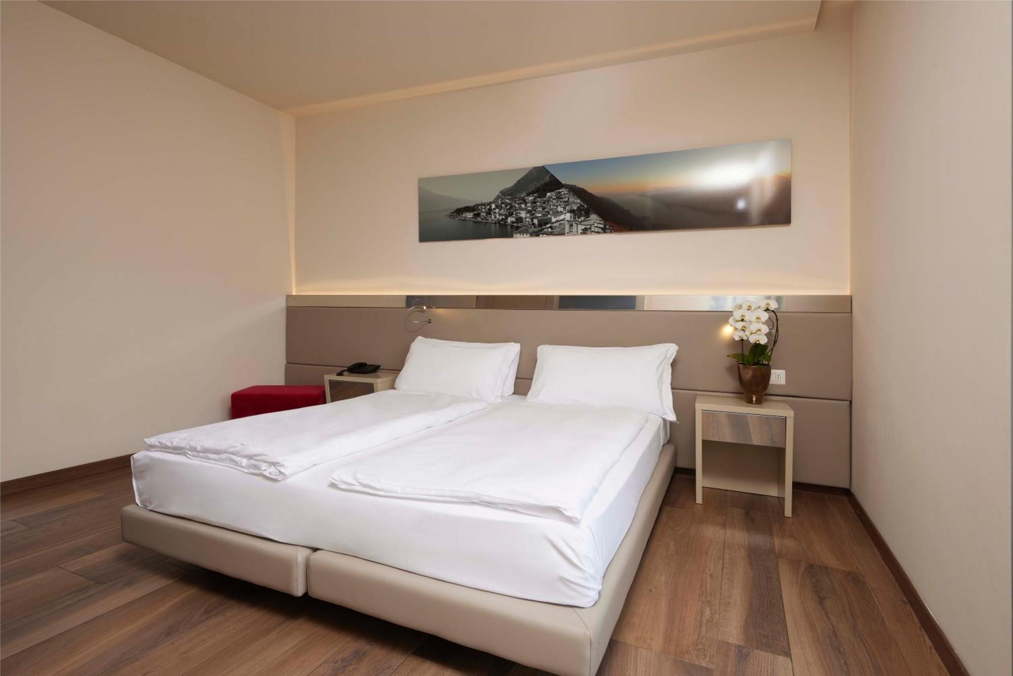 Hotel Atilius - Adults Only Limone sul Garda Rum bild