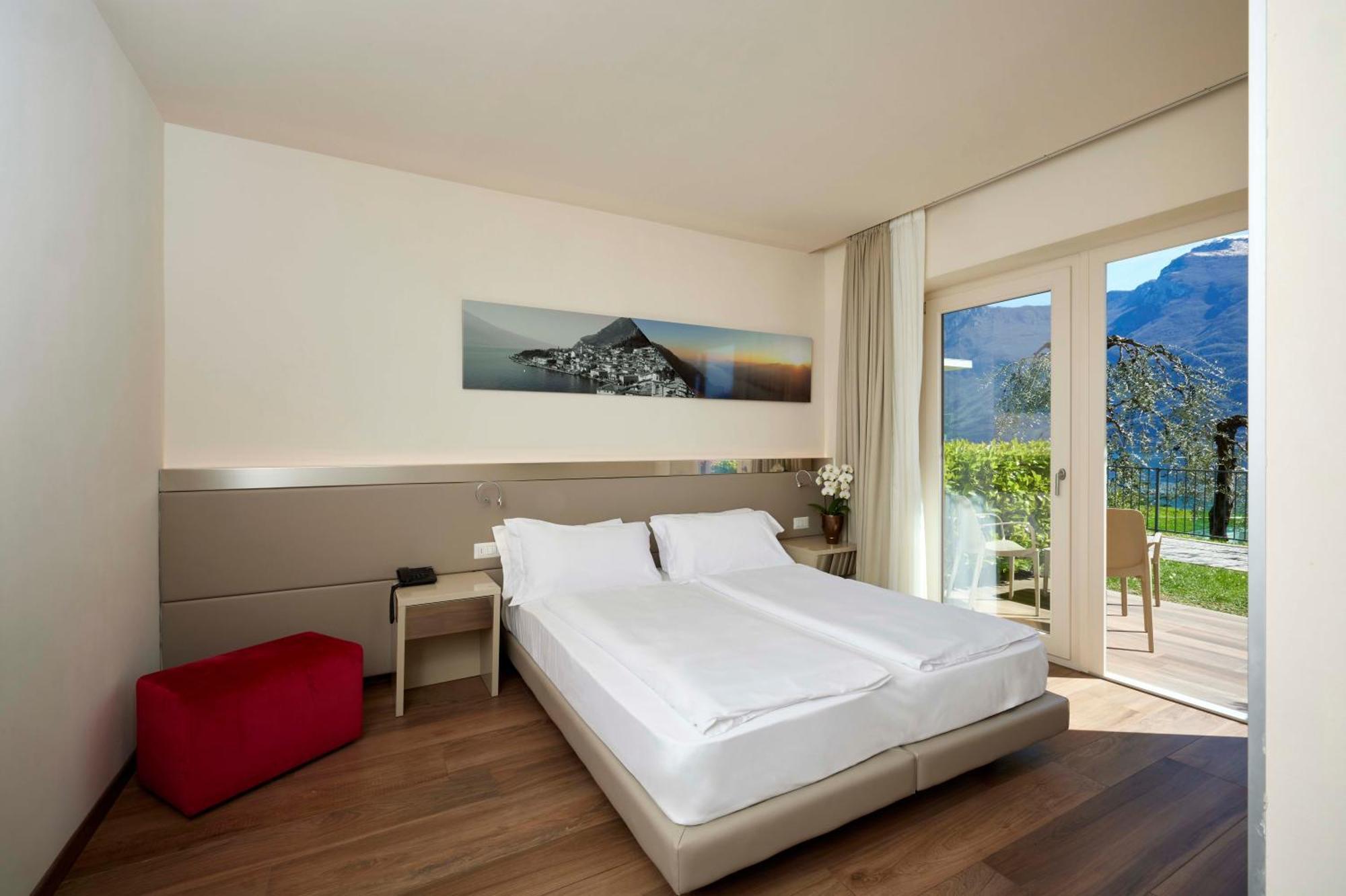 Hotel Atilius - Adults Only Limone sul Garda Rum bild