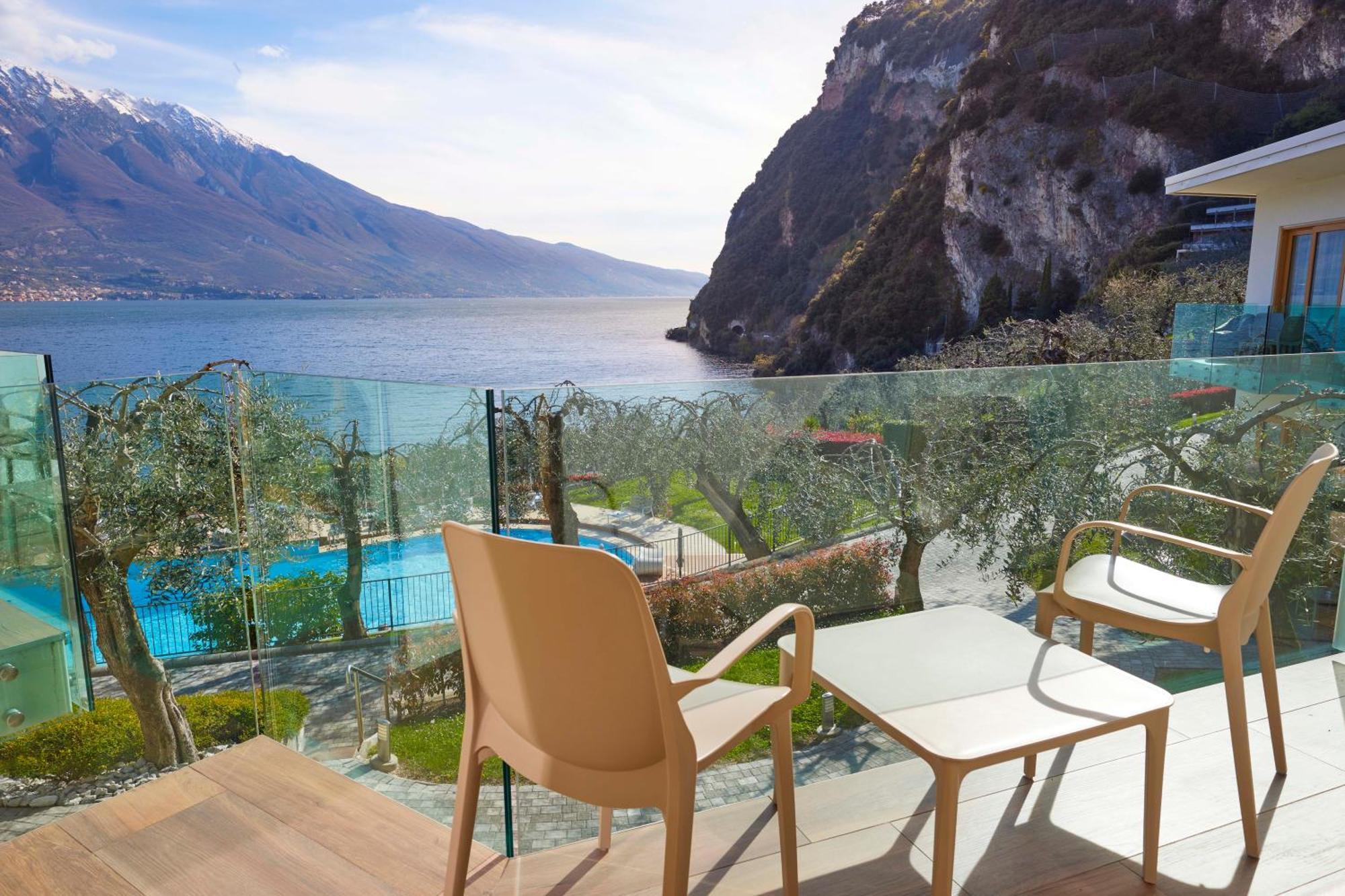 Hotel Atilius - Adults Only Limone sul Garda Rum bild
